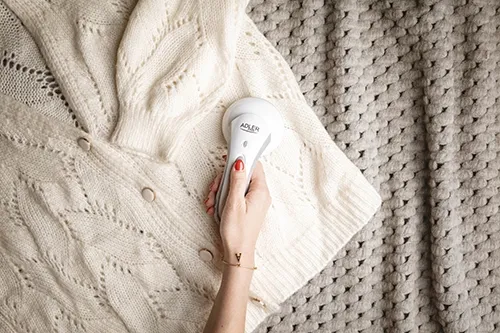 ad-9616-golarka-do-tkanin-zalaczone-wyposazenie-szczoteczka-do-czyszczenia-pojemnik