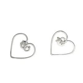 srebrne-kolczyki-na-sztyft-serce