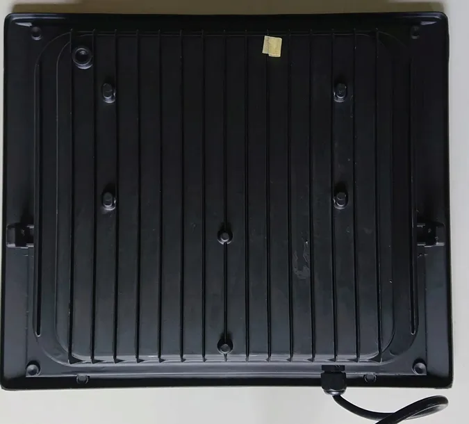 zestaw-solarny-halogen-led-400w-ip68-czujnik-ruchu-panel-i-pilot-szerokosc-35-cm