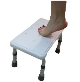 taboret-stopien-schodek-do-wanny-lazienki-pomoc-senior-reha-fund-rf-823