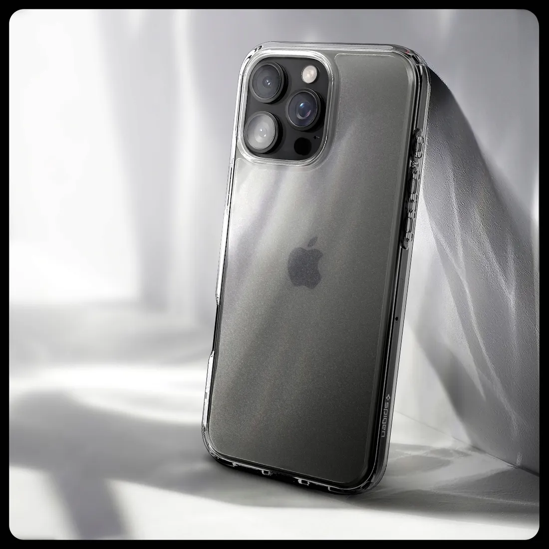 plecki-spigen-do-apple-iphone-16-pro-max-bezbarwny