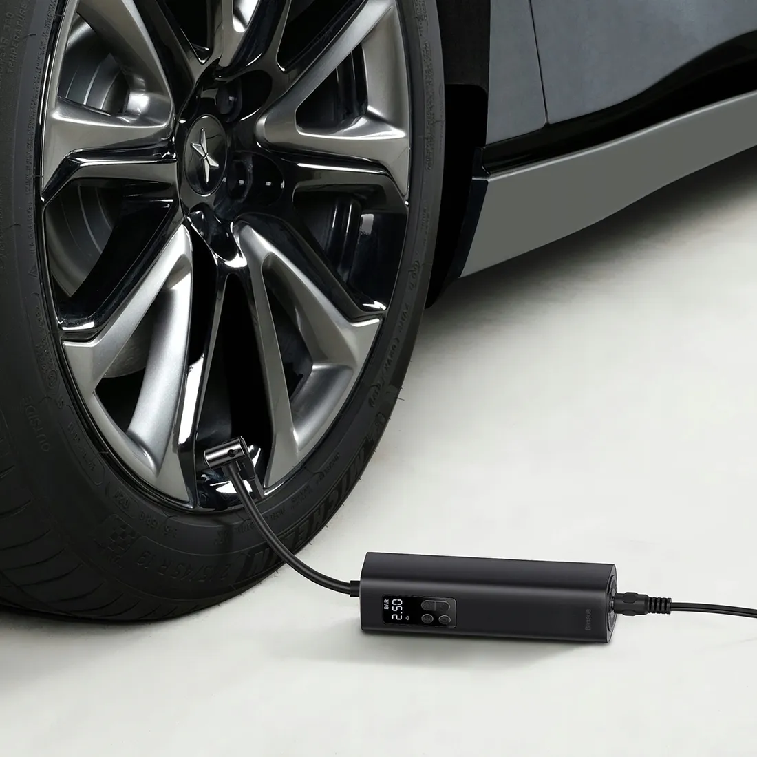 baseus-kompresor-sprezarka-pompka-samochodowa-12v