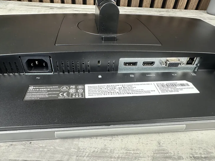 monitor-poleasingowy-hp-e243-24-1920x1080-60hz-5ms-kl-a-kod-producenta-e243