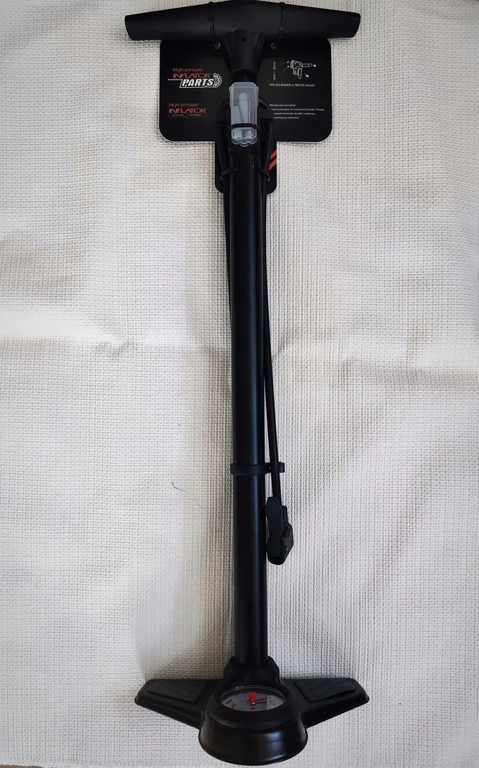 pompka-podlogowa-kengo-pompka-czarny