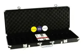 walizka-aluminiowa-na-500-zetonow-akcesoria