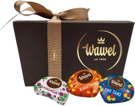bombonierka-czekoladki-nadziewane-malaga-tiki-taki-kasztanki-wawel-900g