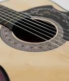 gitara-klasyczna-castelo-7-8-naturalna-kolor-wielokolorowy