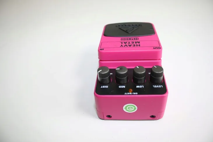 efekt-gitarowy-behringer-hm300-przeznaczenie-gitara-elektryczna