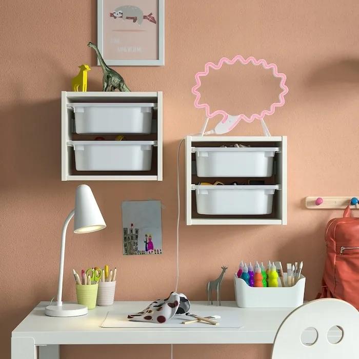 lampka-nocna-ikea-bialy-bohater-brak