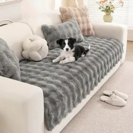 mieciutki-pokrowiec-na-kanape-z-imitacja-kroliczego-futerka-110x180cm-szara