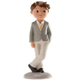 figurka-na-tort-komunia-chlopiec-w-szarej-marynarce-dekora-15-cm
