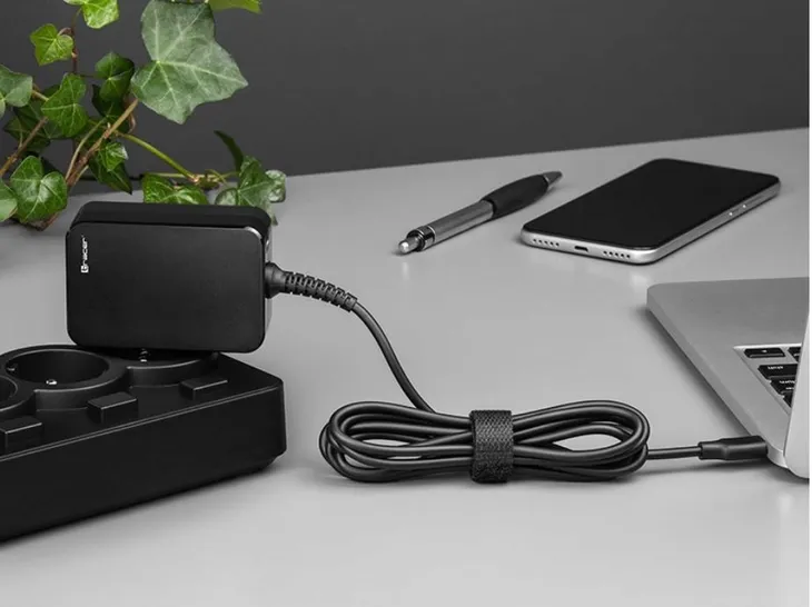 zasilacz-do-notebooka-prime-65w-usb-c-kod-producenta-traakn47201