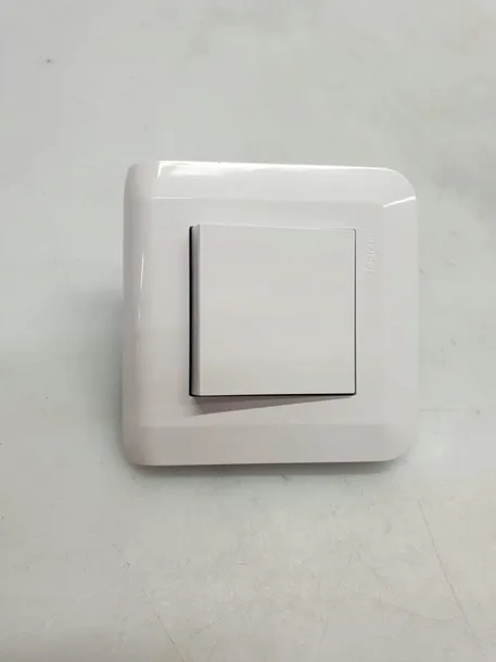 legrand-przelacznik-10a-bialy-typ-klasyczny