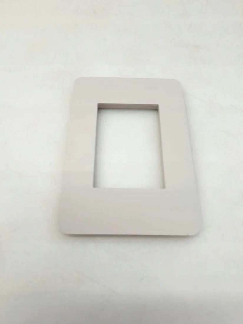 ramka-do-wlacznika-stan-powystawowy