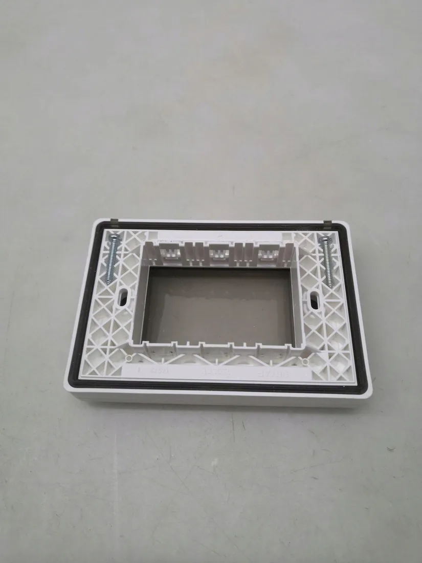 oslona-vimar-ip55-3-m-stan-powystawowy