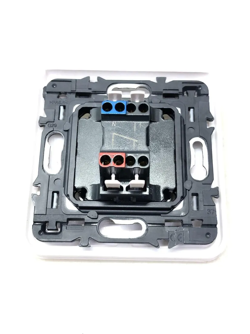 legrand-przelacznik-10a-bialy