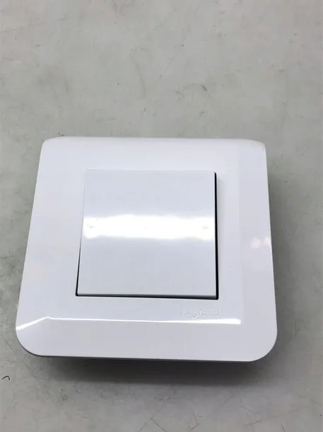 legrand-przelacznik-10a-bialy-rodzaj-wylacznik