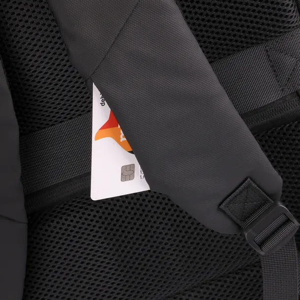 torba-na-laptopa-156-addison-liczba-komor-3