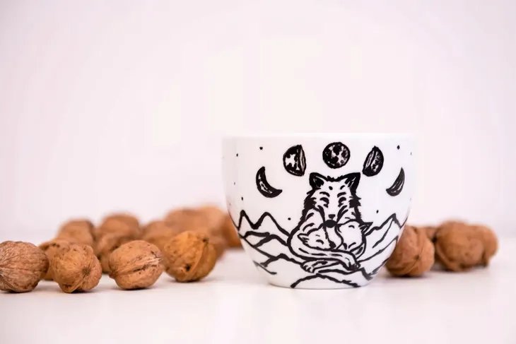 kubek-wilczyca-matka-prezent-material-porcelana