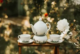 zestaw-porcelany-do-kawy-i-herbaty-kwitnaca-laka