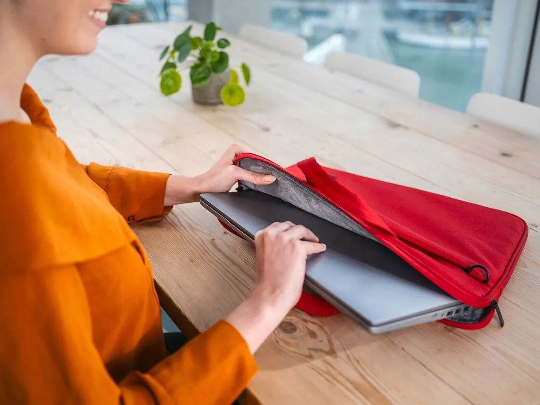 torba-na-laptopa-16-trust