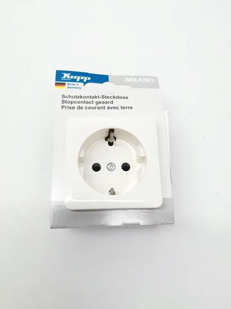 gniazdo-elektryczne-scienne-kopp-biale-typ-gniazda-gniazdo