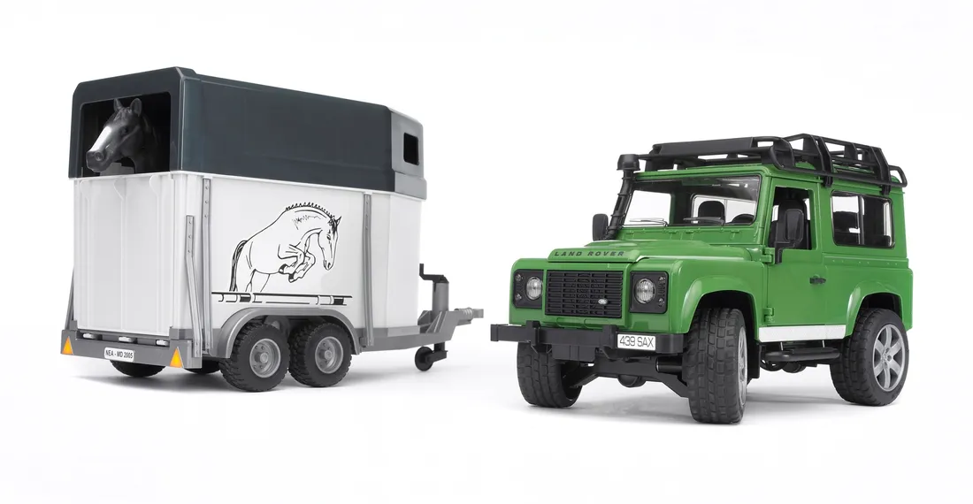 samochod-land-rover-bruder-02592-bohater-brak