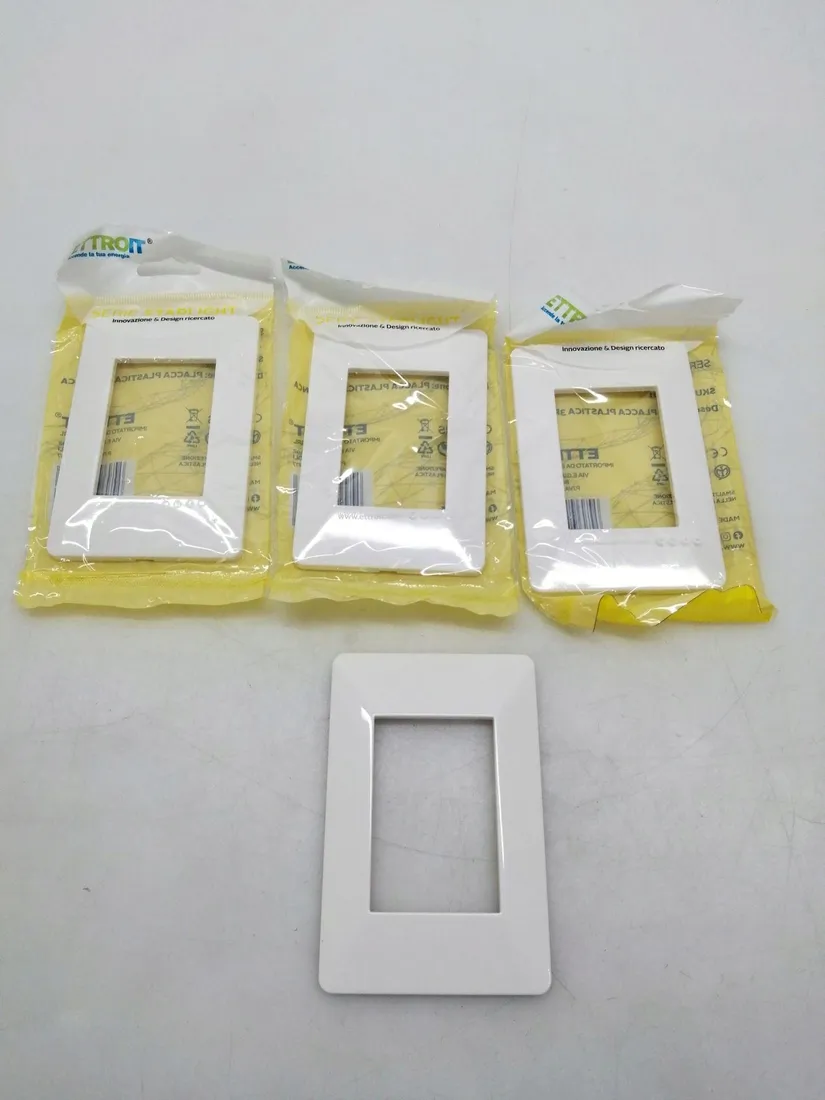 vimar-plana-zestaw-ramek-4-szt-stan-powystawowy