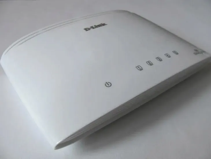 switch-d-link-dgs-1005d-liczba-portow-5-waga-z-opakowaniem-0-19-kg