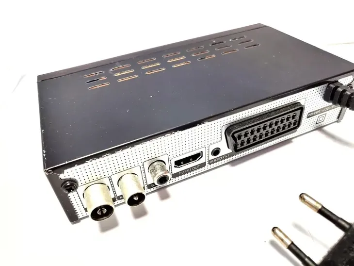 tuner-dvb-t2-wiwa-h-265-waga-z-opakowaniem-0-3-kg