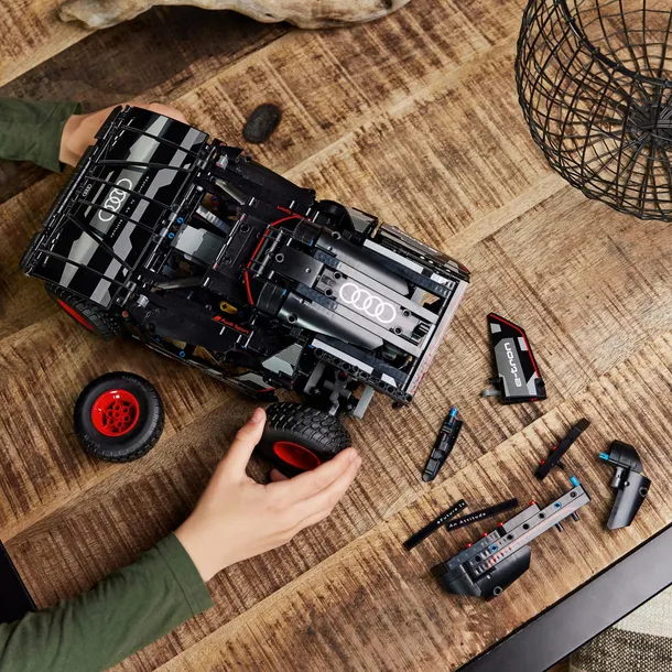 lego-technic-audi-rs-q-e-tron-42160-marka-lego