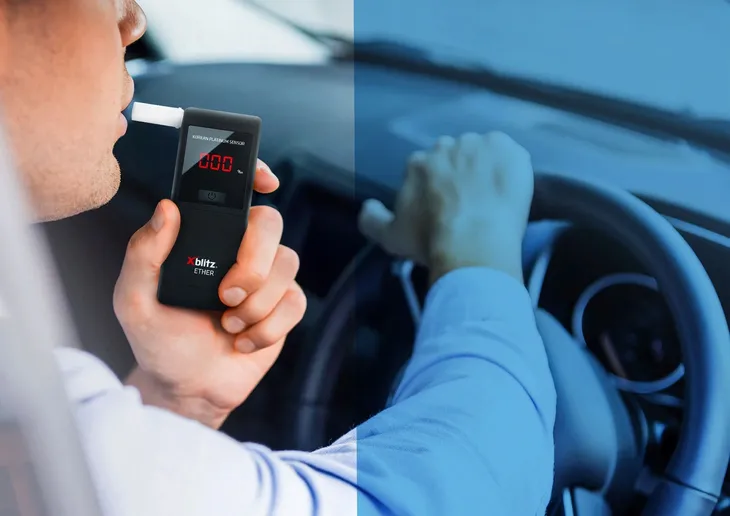 alkomat-elektrochemiczny-xblitz-ether-zasilanie-baterie