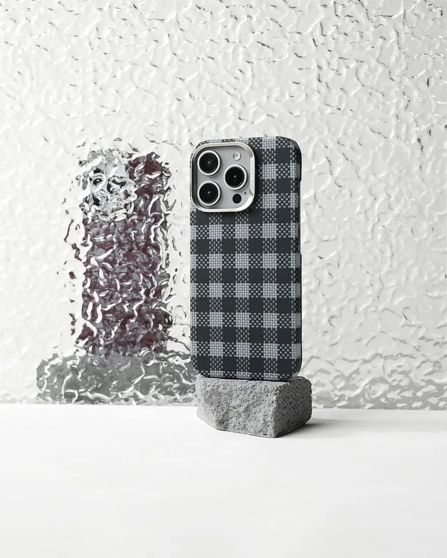 plecki-benks-do-apple-iphone-16-pro-max-czerwony