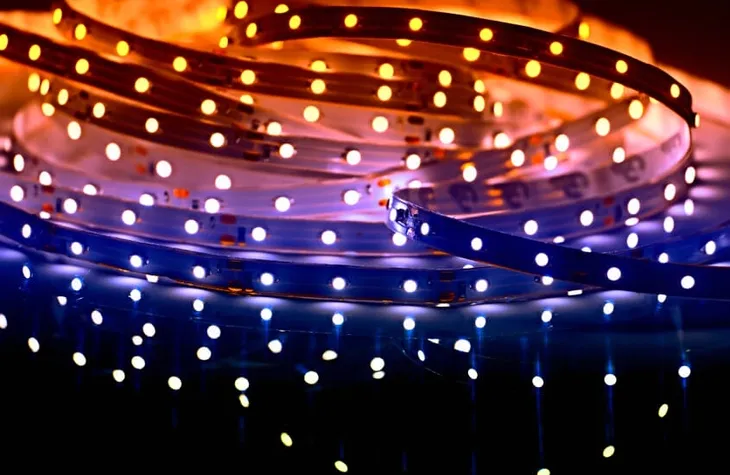 wzmacniacz-led-blebox-ampbox-zasilanie-sieciowe