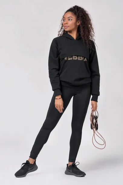 nebbia-bluza-z-kapturem-825-stan-nowy-wzor-dominujacy-napisy