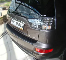 nakladka-listwa-na-zderzak-mitsubishi-outlander-2006-13