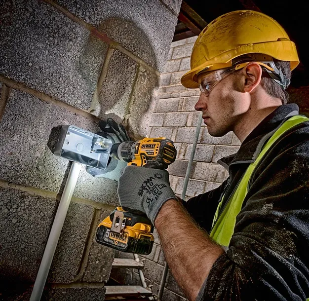 dewalt-dck266d2-wkretarka-dcd796-dcf887-2x20ah-stan-nowy-zawartosc-zestawu-akumulator-ladowarka-wkretarka-zakretarka