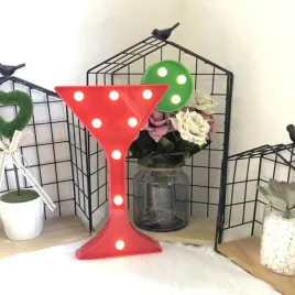 dekoracyjna-lampka-led-lampka-wina