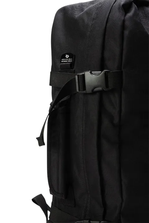 plecak-kabinowy-cabinzero-classic-44l-absolute-black-stan-nowy