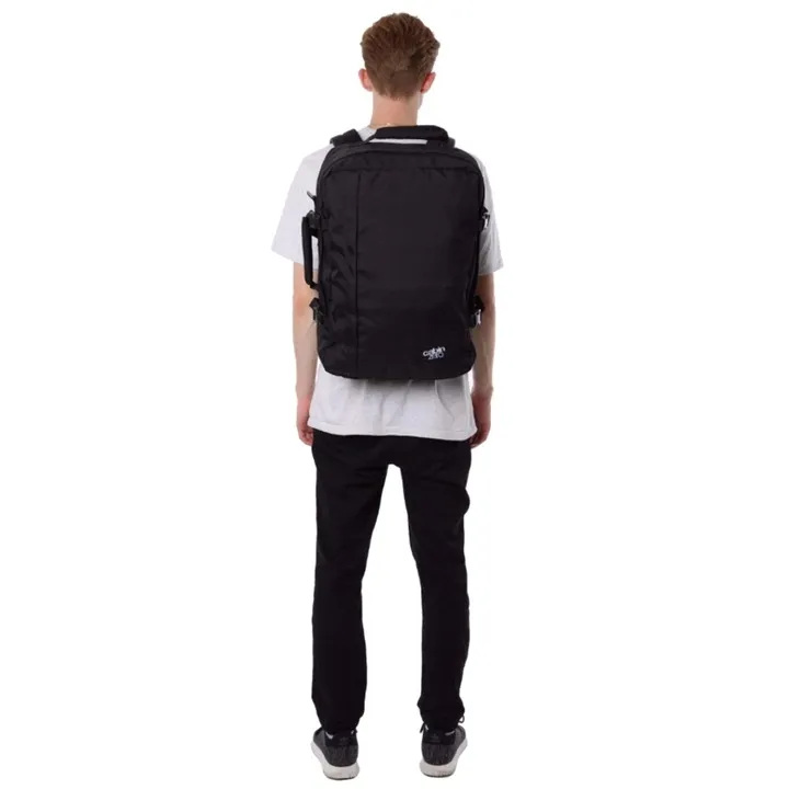 plecak-kabinowy-cabinzero-classic-44l-absolute-black
