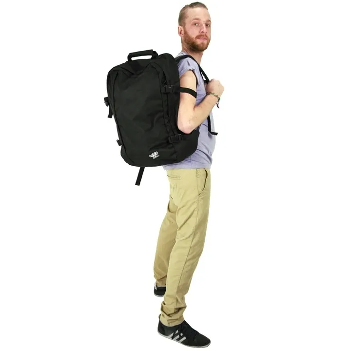 plecak-kabinowy-cabinzero-classic-44l-absolute-black