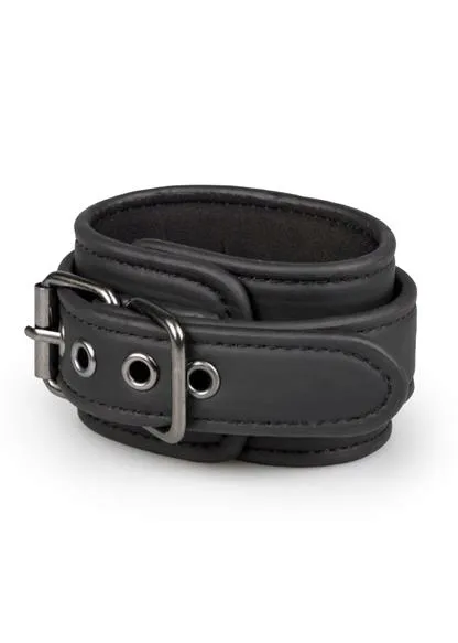 kajdanki-black-leather-handcuffs-marka-inna