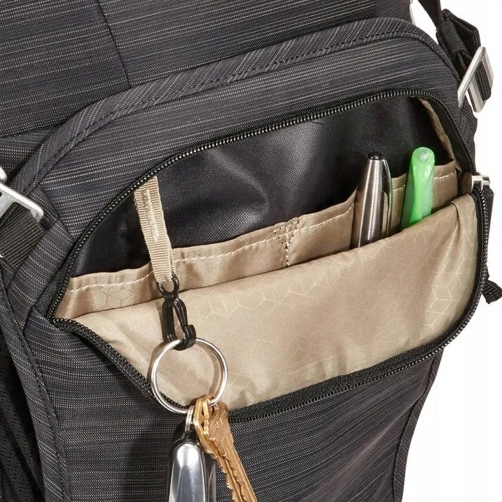 plecak-na-laptopa-thule-construct-20-40l-czarny