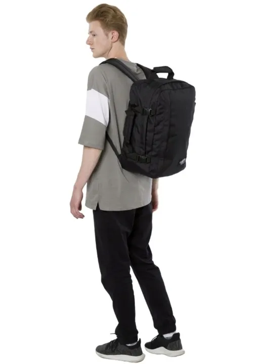 plecak-kabinowy-cabinzero-classic-36l-absolute-black