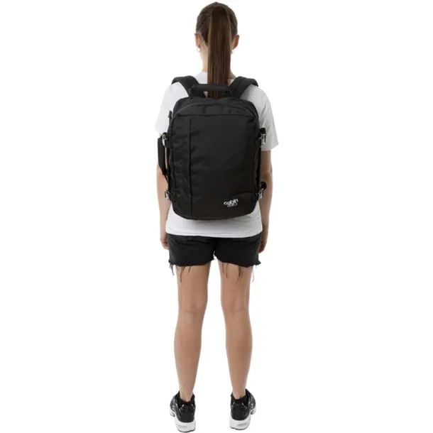 plecak-kabinowy-cabinzero-mini-28l-absolute-black-liczba-kieszeni-3