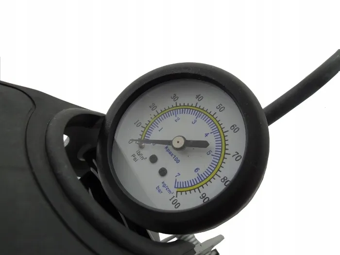 pompka-nozna-z-manometrem-samochodowa-rowerowa