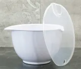 miska-z-przykrywka-szczelna-biala-2l-stan-nowy
