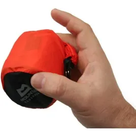 ultralekka-plachta-mountain-equipment-bivi-bag