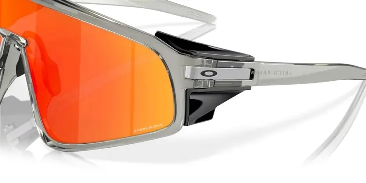 okulary-oakley-latch-panel-grey-ink-prizm-ruby-kolor-soczewek-rozowe-i-czerwone