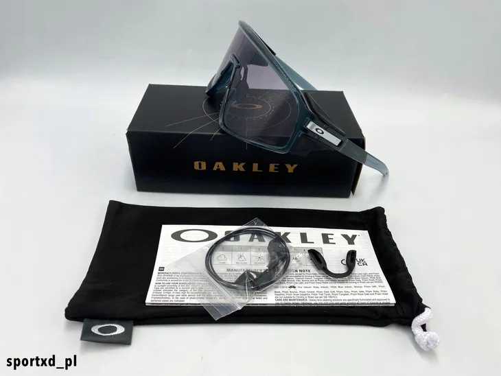 okulary-oakley-latch-panel-crystal-black-prizm-slate-stan-nowy-kolor-soczewek-szare-i-czarne